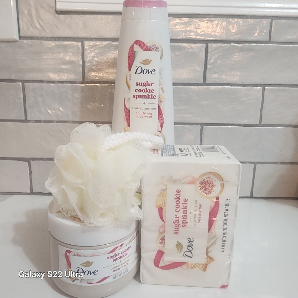 Dove Sugar Cookie Sprinkle Nourishing Body Care Set - Pink/White